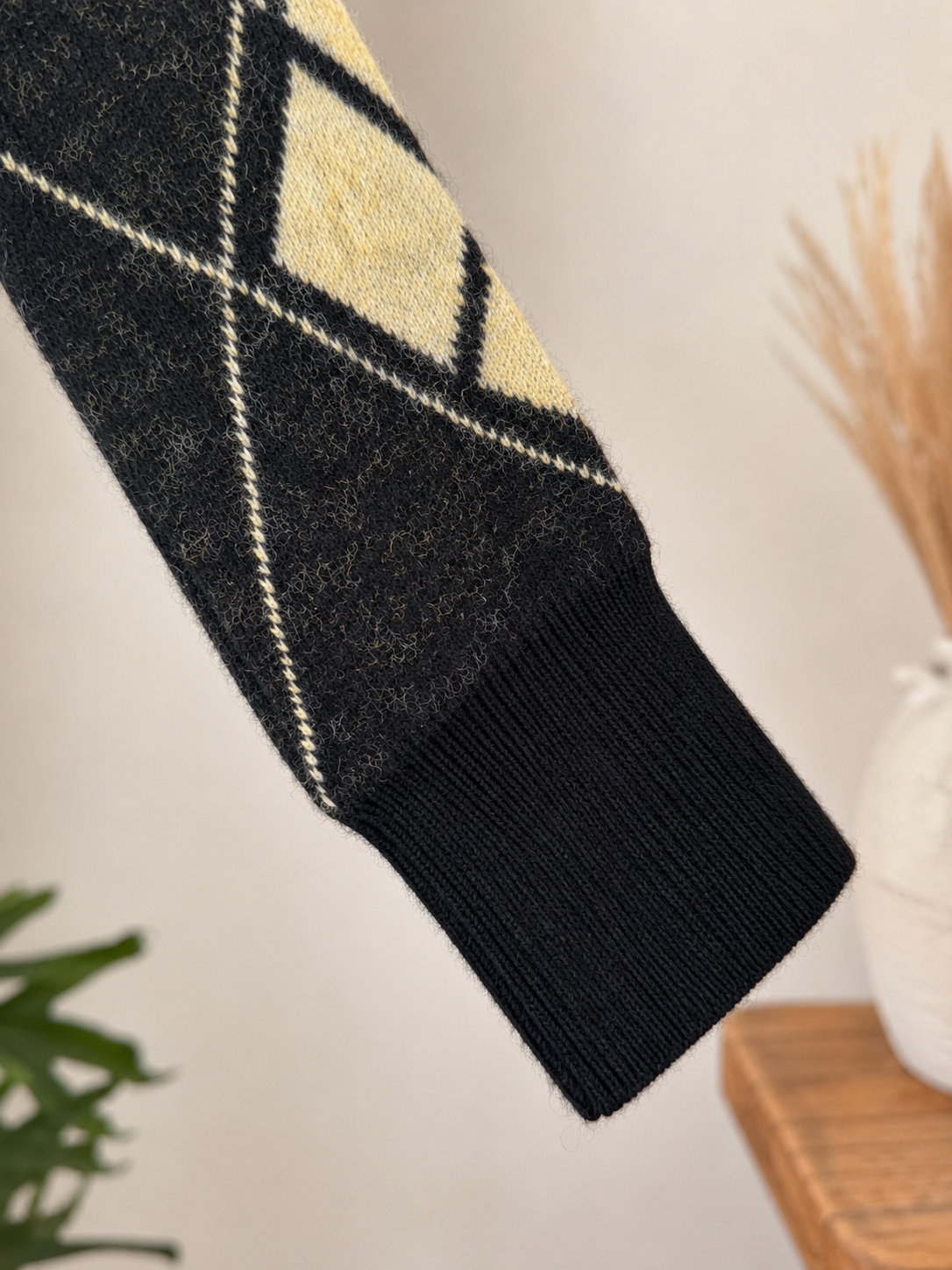 SWEATER NEGRO ROMBOS